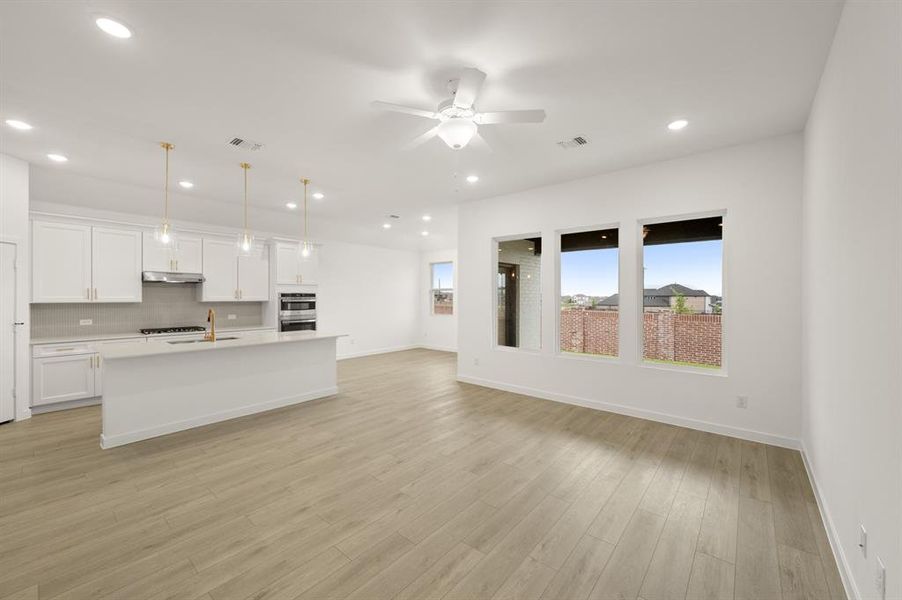 716 Tyronza- Living Room-1