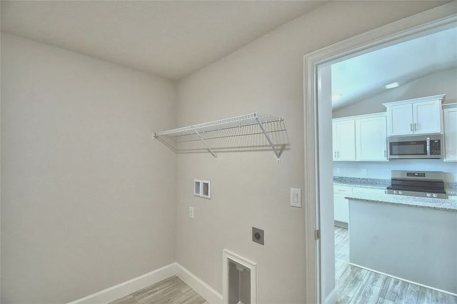 Spacious, unfurnished interior of a new home in Lake Juliana Estates, Auburndale (Image 17).