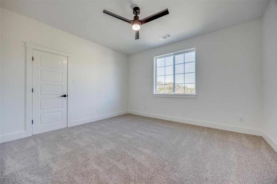 Spacious, unfurnished interior of a new home in , Denison (Image 23).