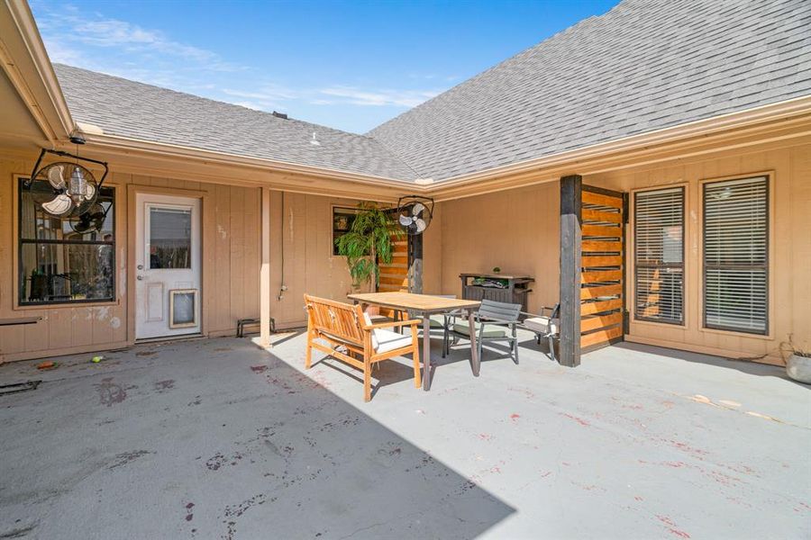 Exterior details and patio area of a home in , Paris (Image 2). Exterior details and patio area of a home in , Paris (Image 2).