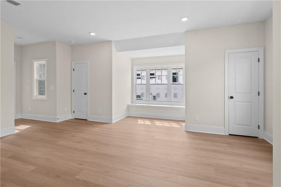 Spacious, unfurnished interior of a new home in Bellwyn, Johns Creek (Image 25).