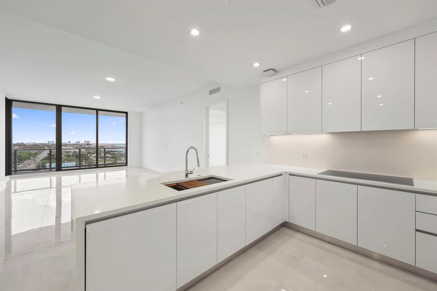 220 Lake Shore Drive - 12.jpg-FULL 220 Lake Shore Drive - 12.jpg-FULL