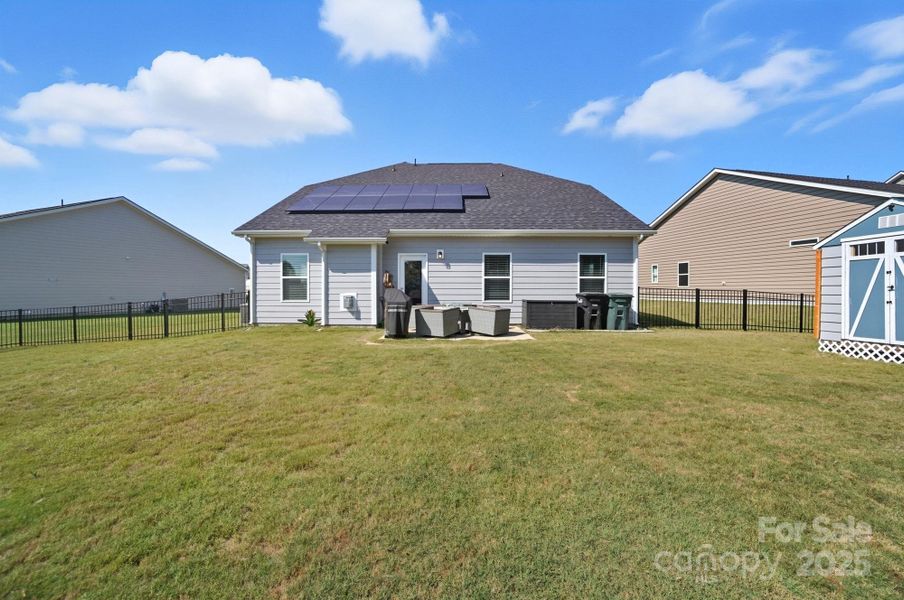 Exterior details and patio area of a home in , Monroe (Image 2).