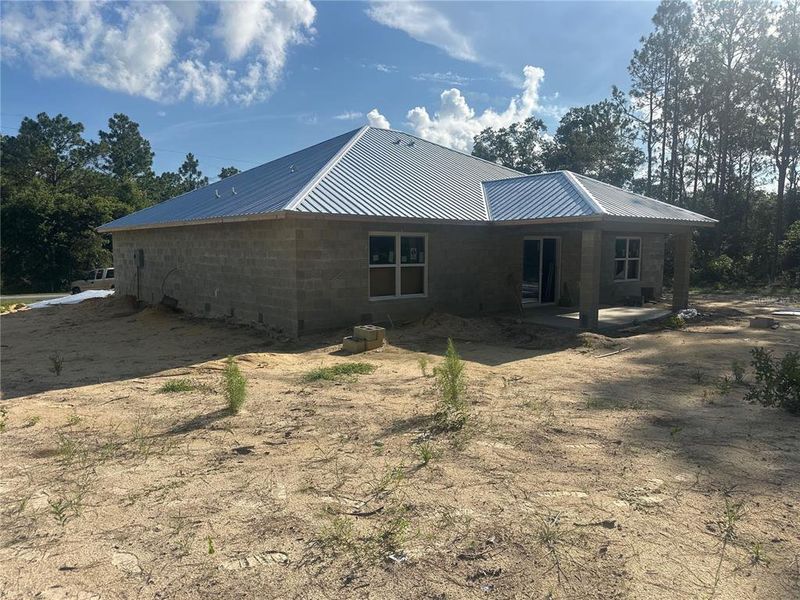 Exterior details and patio area of a home in , Dunnellon (Image 1). Exterior details and patio area of a home in , Dunnellon (Image 1).