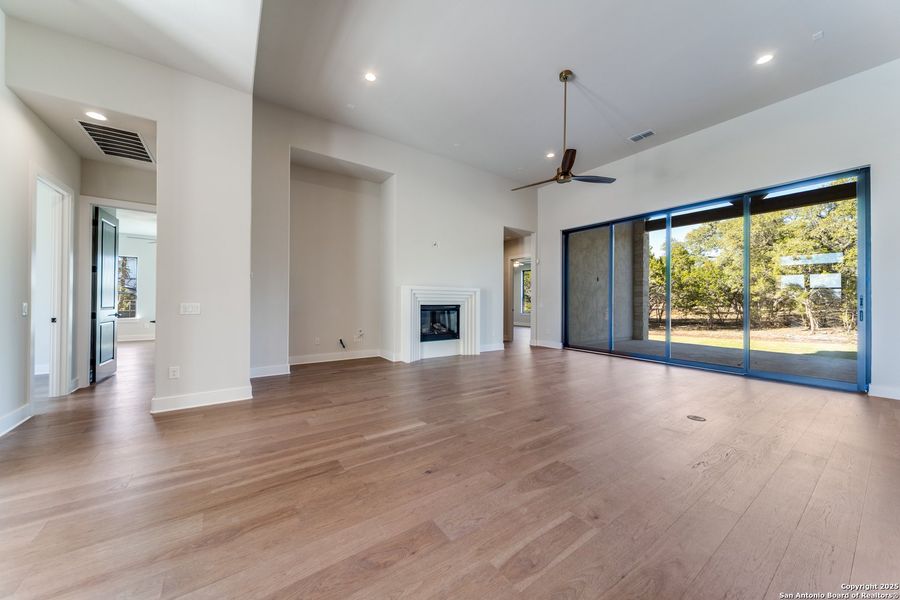 Spacious, unfurnished interior of a new home in , Boerne (Image 21).