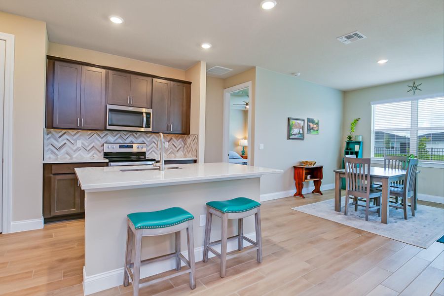 8667 Dahlia CIR