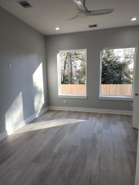 Spacious, unfurnished interior of a new home in , Houston (Image 17).