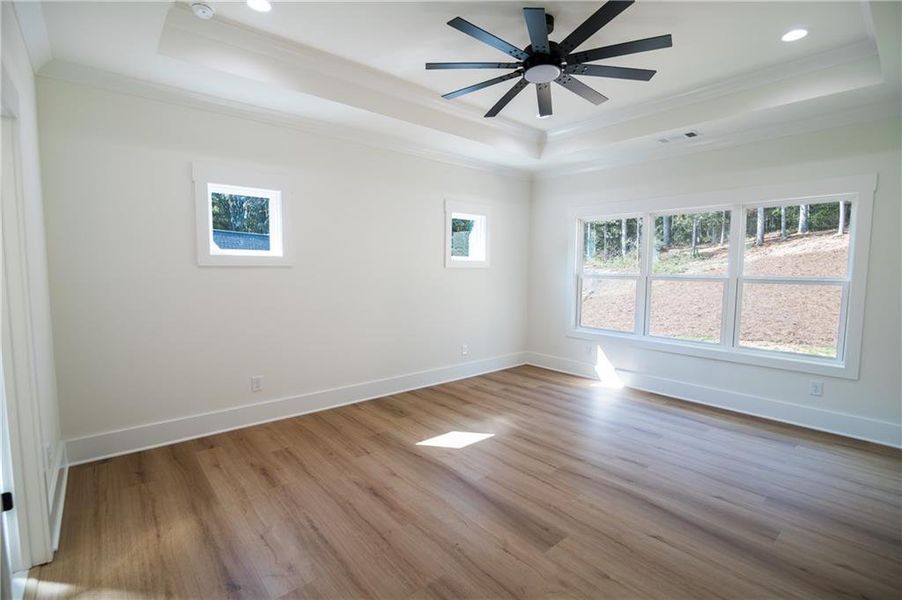Spacious, unfurnished interior of a new home in , Clermont (Image 40).
