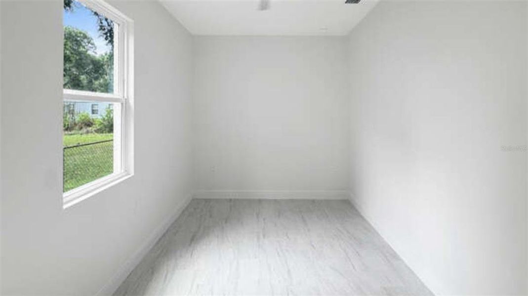 Spacious, unfurnished interior of a new home in , Sanford (Image 12).