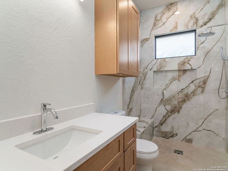 Furnished interior view inside a new home in , Boerne (Image 7).