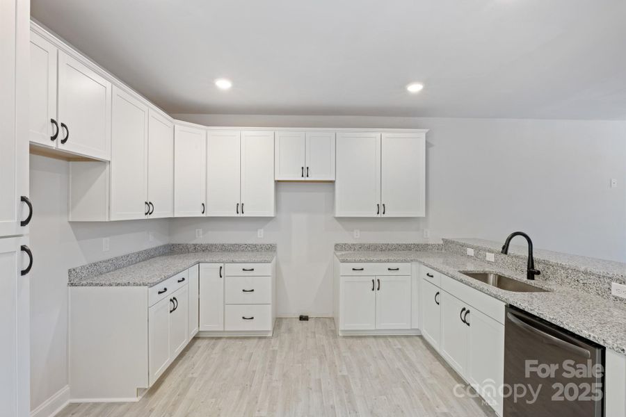 Spacious, unfurnished interior of a new home in , Hickory (Image 3).