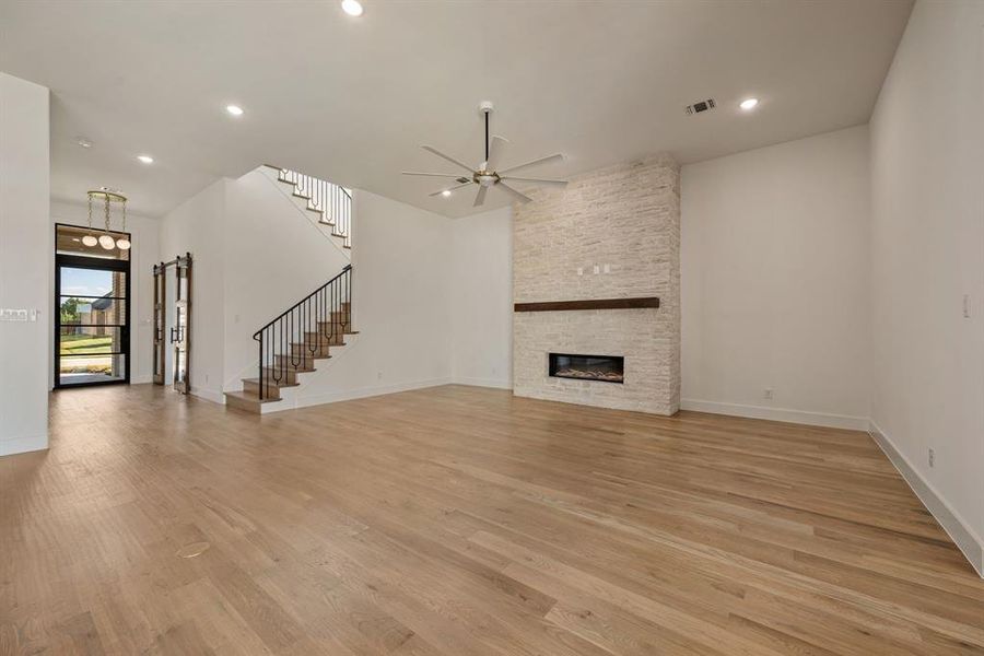 Spacious, unfurnished interior of a new home in The Resort on Eagle Mt. Lake, Fort Worth (Image 22).