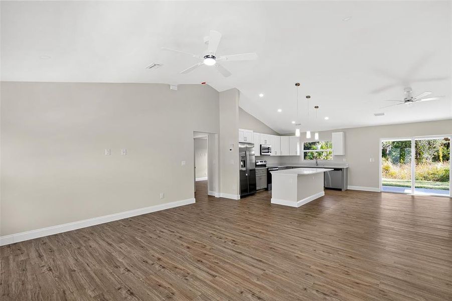 Spacious, unfurnished interior of a new home in , Port Charlotte (Image 17).