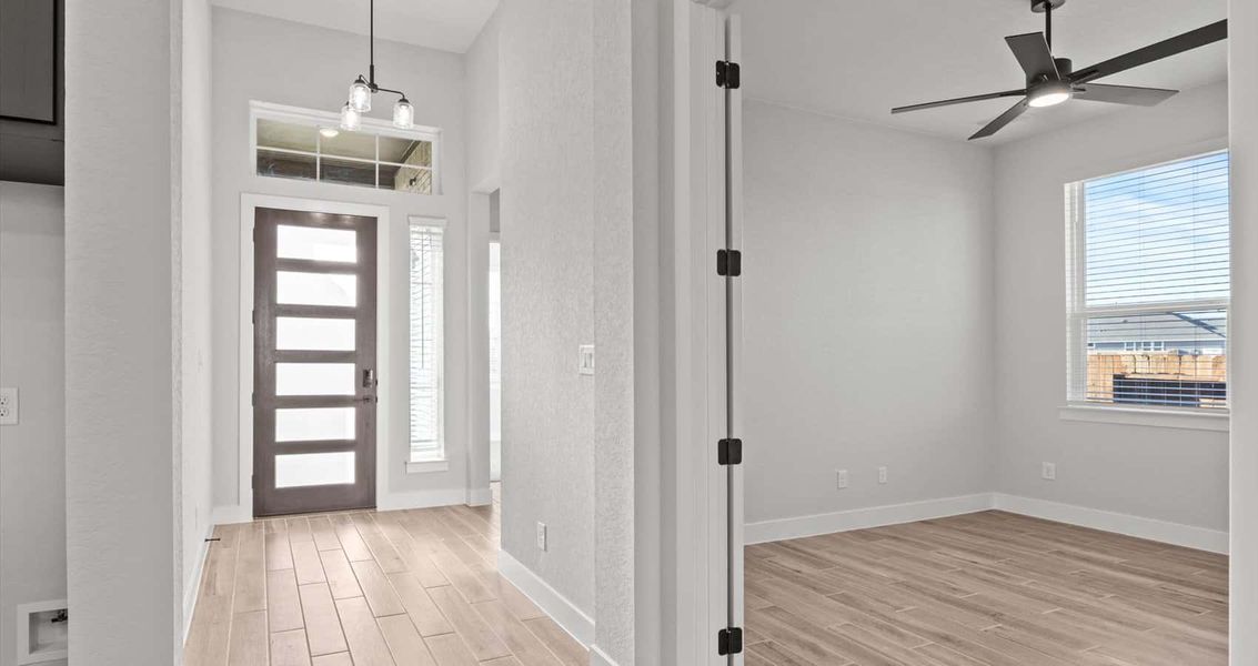 Spacious, unfurnished interior of a new home in Village at Three Oaks, Seguin (Image 15). Spacious, unfurnished interior of a new home in Village at Three Oaks, Seguin (Image 15).