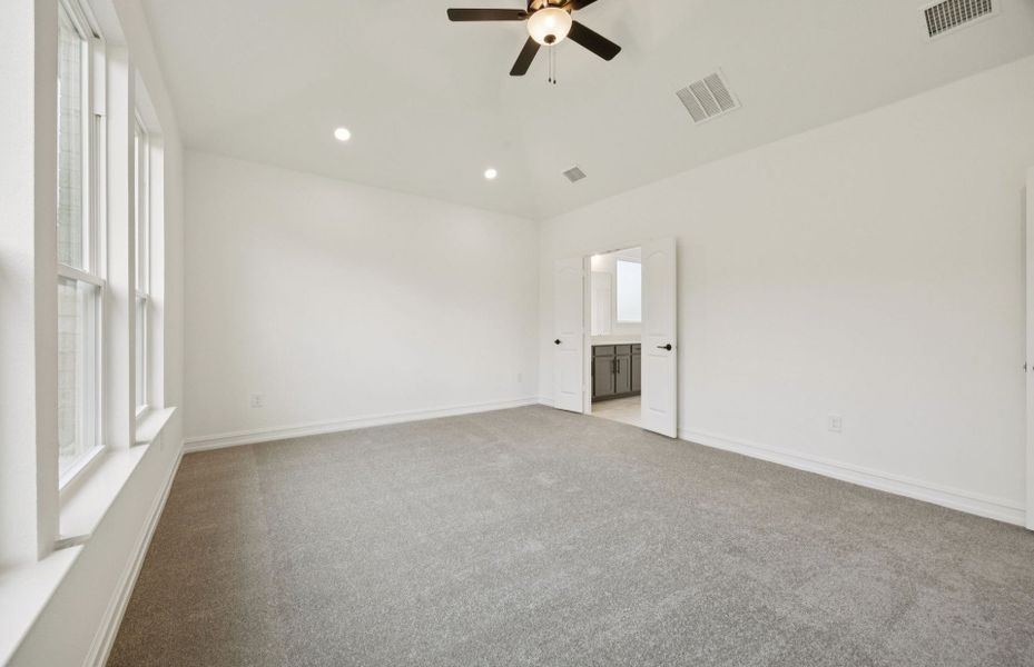 Representative unfurnished interior of a home built from the Ferris by Pulte Homes in Corley Farms, Boerne (Image 29).