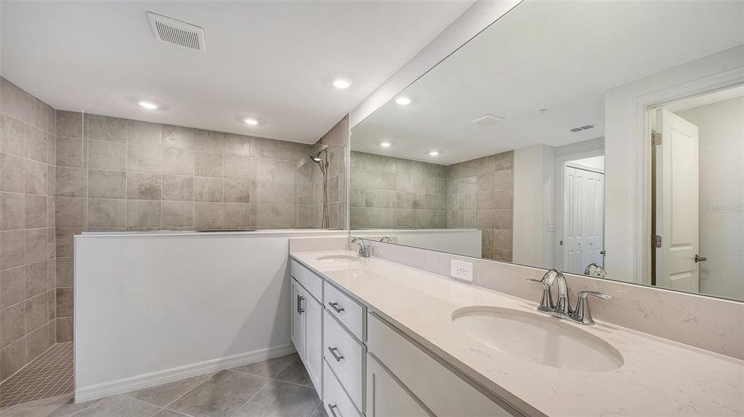 Furnished interior view inside a new home in Legends Cove, Bradenton (Image 9).