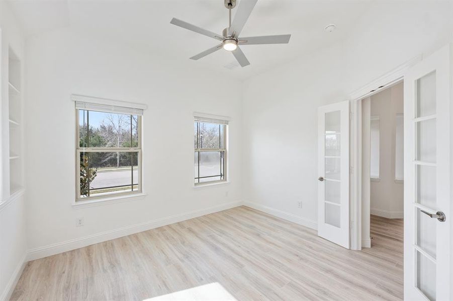 Spacious, unfurnished interior of a new home in Terracina, Rockwall (Image 32).