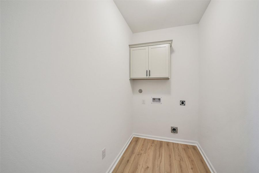 Spacious, unfurnished interior of a new home in Mostyn Springs, Magnolia (Image 13).