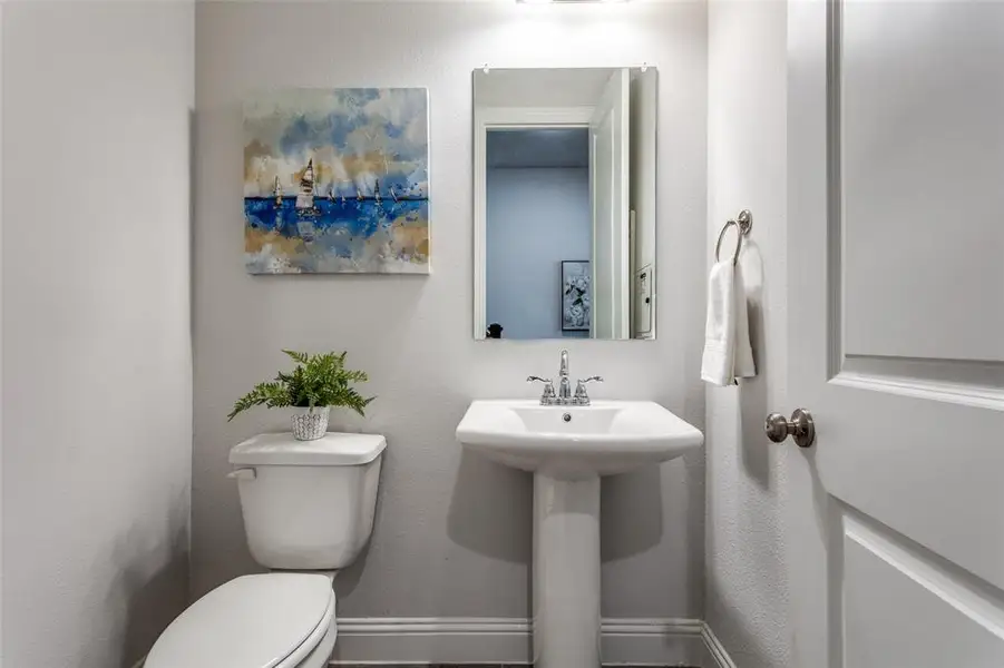 Furnished interior view inside a new home in , Lewisville (Image 5).