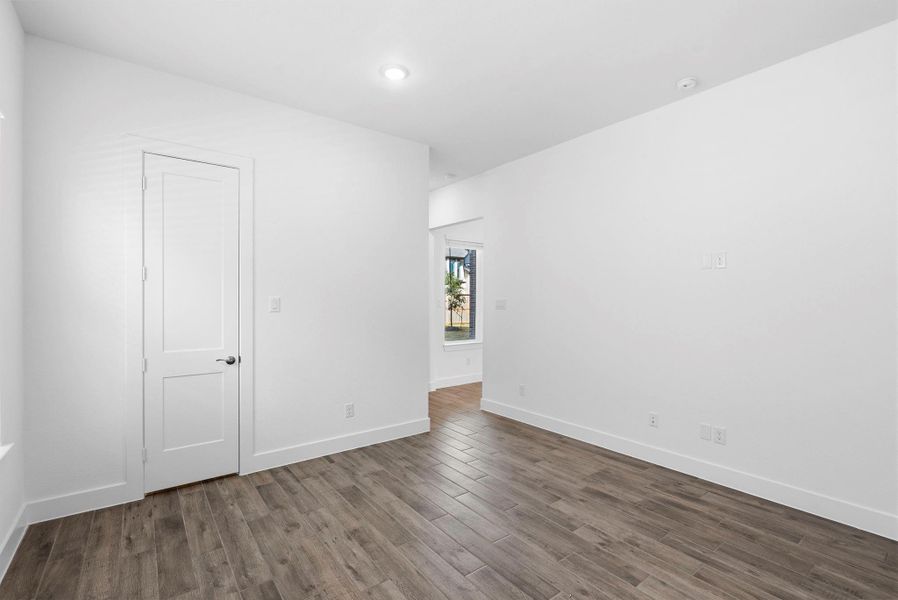 Spacious, unfurnished interior of a new home in Meridiana, Manvel (Image 15).