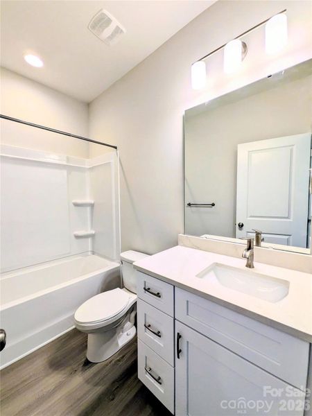 Full bath on second level for secondary bedrooms