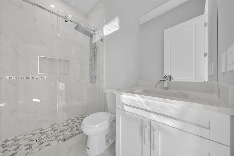 Furnished interior view inside a new home in , Lehigh Acres (Image 12).