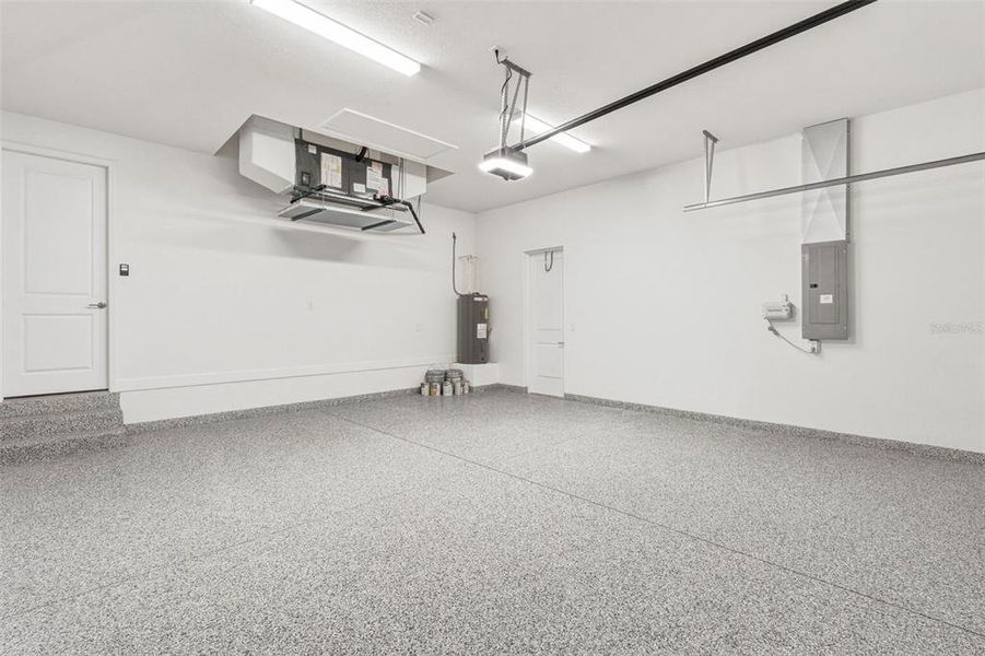 Spacious, unfurnished interior of a new home in , Rotonda West (Image 32).