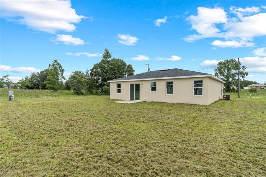 Exterior details and patio area of a home in , Dunnellon (Image 18).