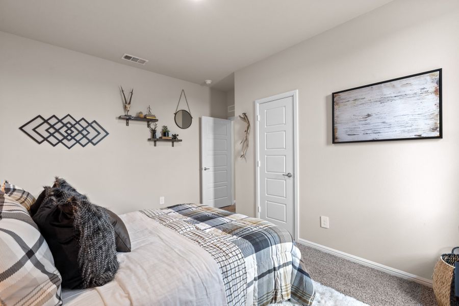 Representative furnished interior of a home built from the Oxford by D.R. Horton in Yukon Ridge, Odessa (Image 27). Representative furnished interior of a home built from the Oxford by D.R. Horton in Yukon Ridge, Odessa (Image 27).