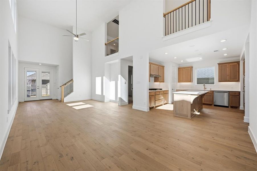 Spacious, unfurnished interior of a new home in Pecan Square, Northlake (Image 22).