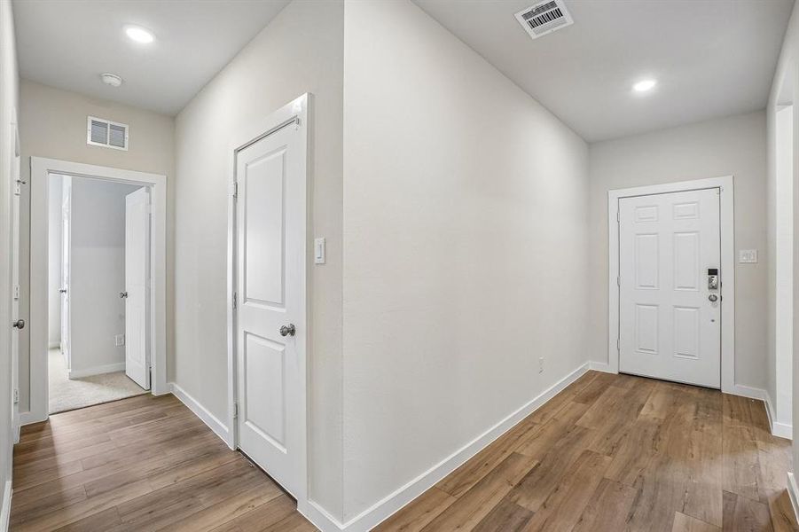 Spacious, unfurnished interior of a new home in Pennsylvania Avenue, Springtown (Image 24).