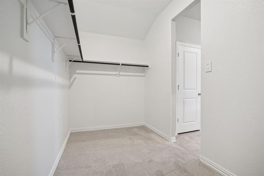 Spacious, unfurnished interior of a new home in Stonehaven, Seagoville (Image 17). Spacious, unfurnished interior of a new home in Stonehaven, Seagoville (Image 17).