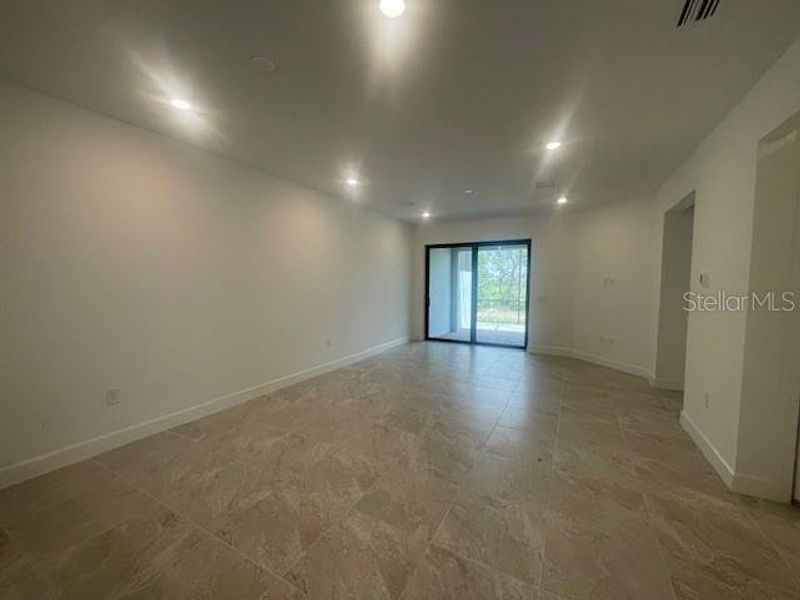 Spacious, unfurnished interior of a new home in Del Webb Catalina, Lakewood Ranch (Image 4).