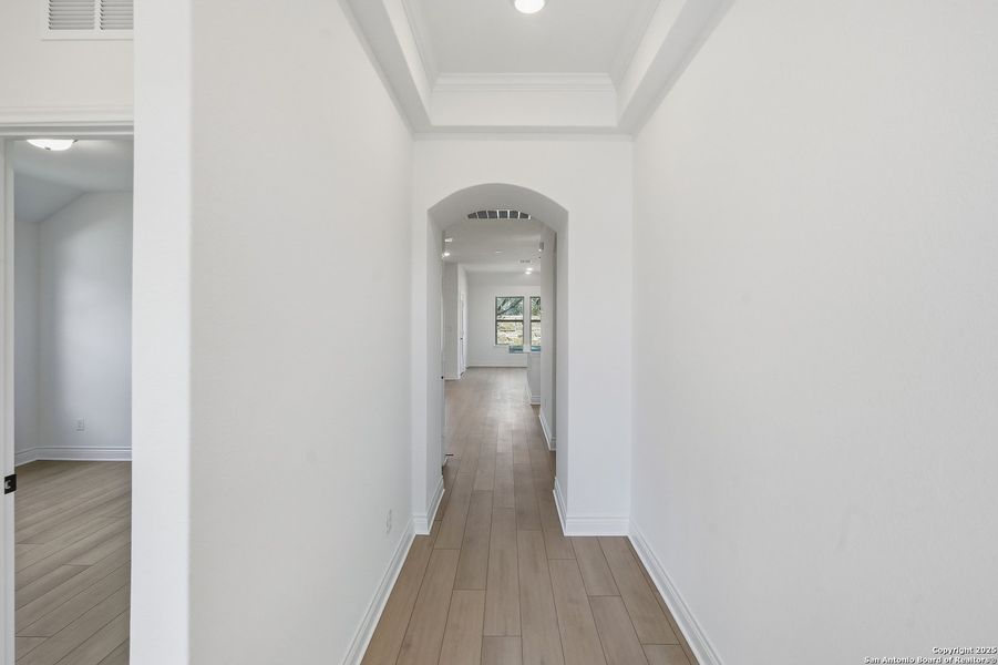 Spacious, unfurnished interior of a new home in Davis Ranch, San Antonio (Image 29). Spacious, unfurnished interior of a new home in Davis Ranch, San Antonio (Image 29).