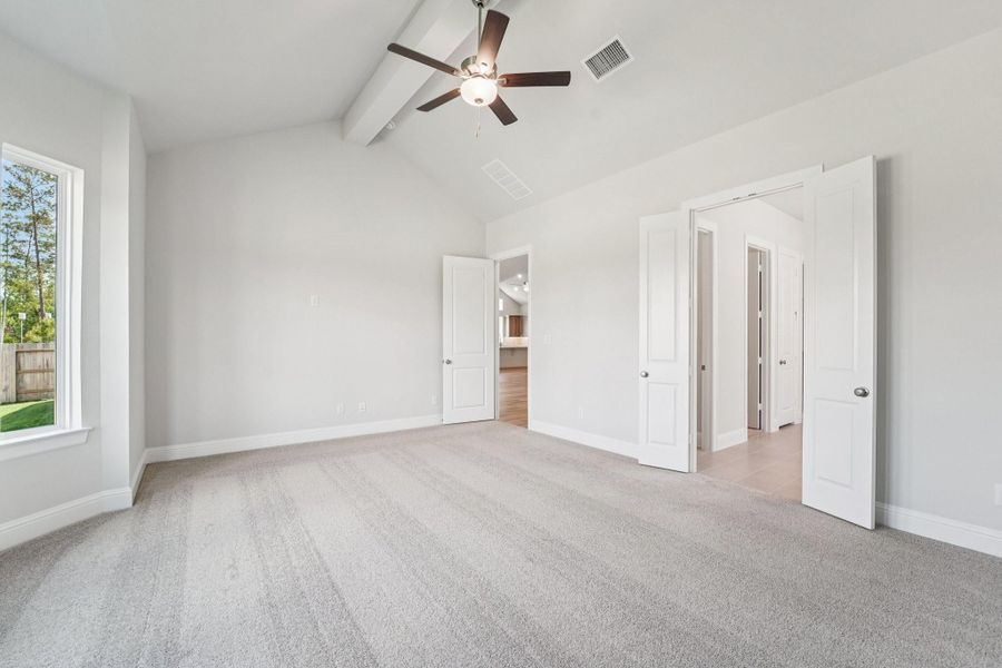 Spacious, unfurnished interior of a new home in Evergreen 70', Conroe (Image 36).