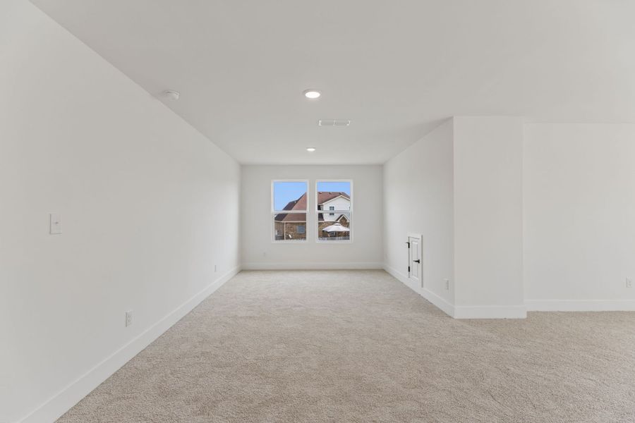 Spacious, unfurnished interior of a new home in Glenview Farms, Murfreesboro (Image 22).
