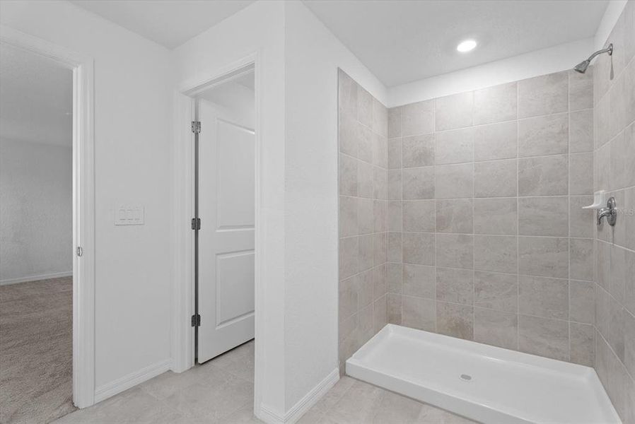 Furnished interior view inside a new home in , Bradenton (Image 8).