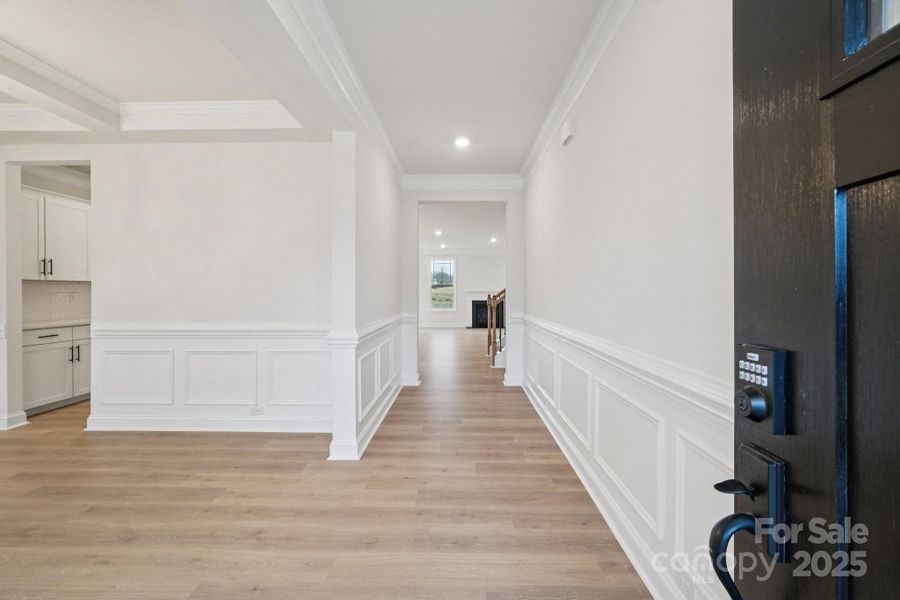 Spacious, unfurnished interior of a new home in Sylvan Creek, Denver (Image 18).