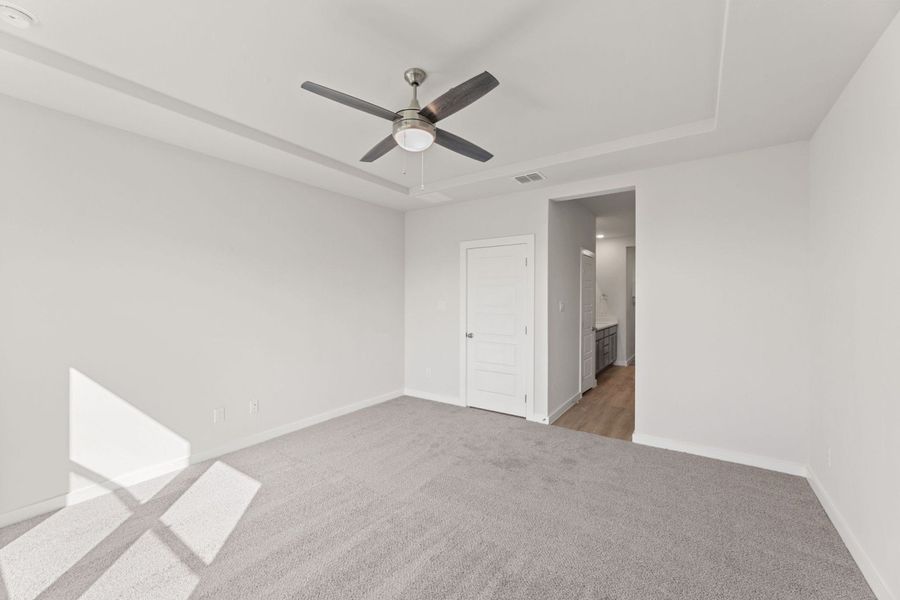 Representative unfurnished interior of a home built from the Hondo by Hakes Brothers in Highland Ridge, New Braunfels (Image 23). Representative unfurnished interior of a home built from the Hondo by Hakes Brothers in Highland Ridge, New Braunfels (Image 23).