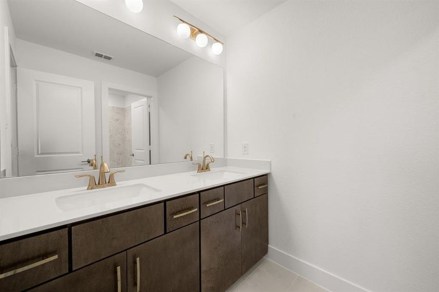 701 Iris- Bathroom-1 701 Iris- Bathroom-1