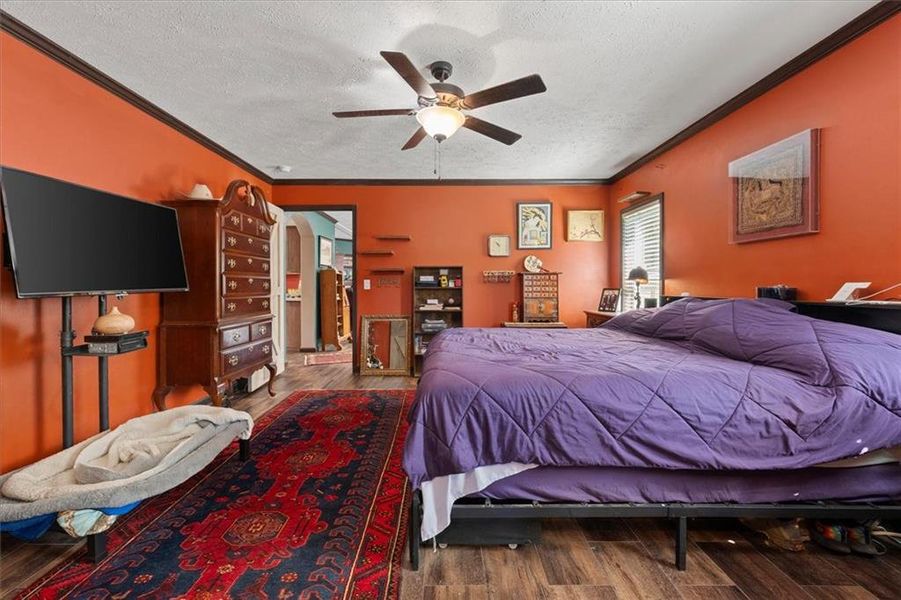 Furnished interior view inside a new home in , Washington (Image 28).