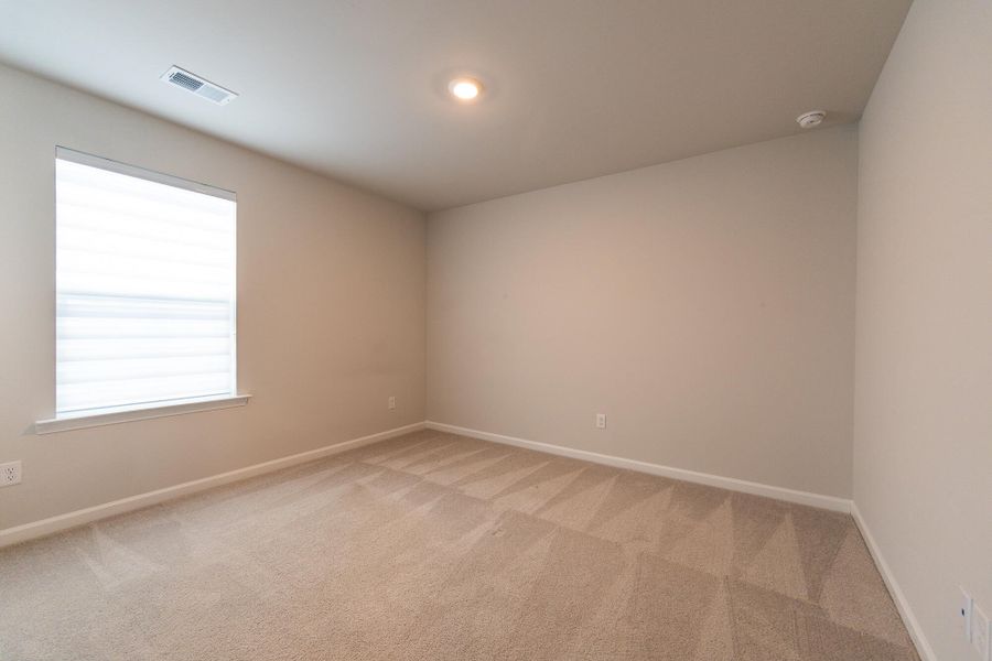 Spacious, unfurnished interior of a new home in , Summerville (Image 22).