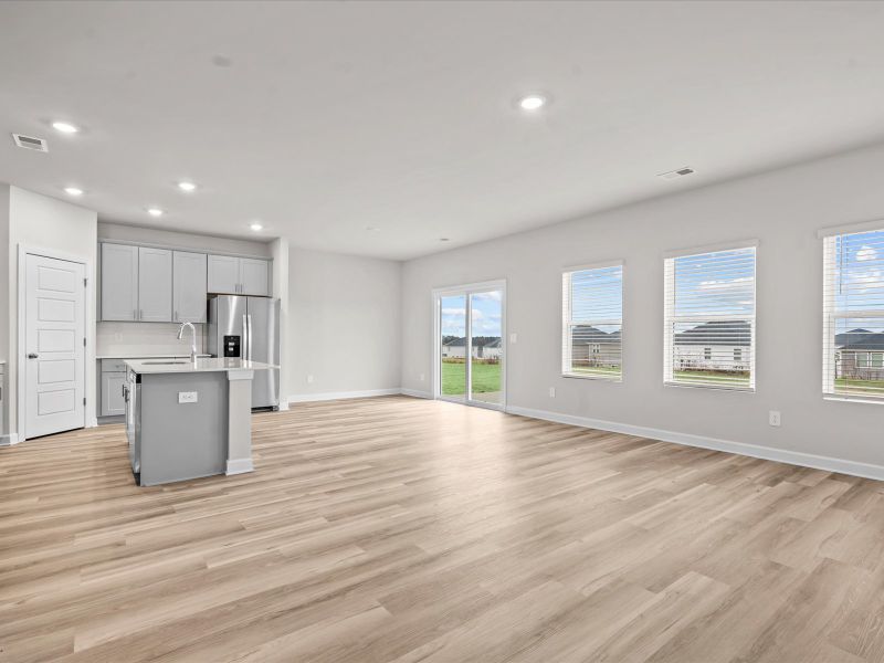 Spacious, unfurnished interior of a new home in Chatham Forest, Duncan (Image 12).