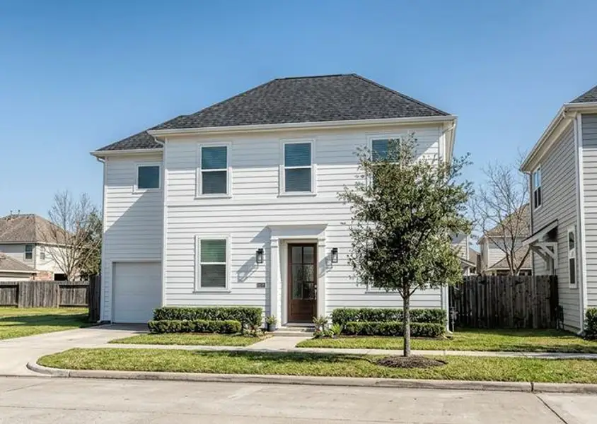 Stately and timeless design. Stately and timeless design.