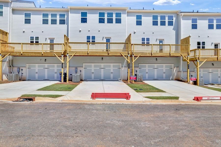 Image 50 of a home in Somerset at Veterans Memorial.