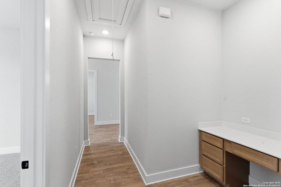 Spacious, unfurnished interior of a new home in Potranco Oaks, Castroville (Image 39).