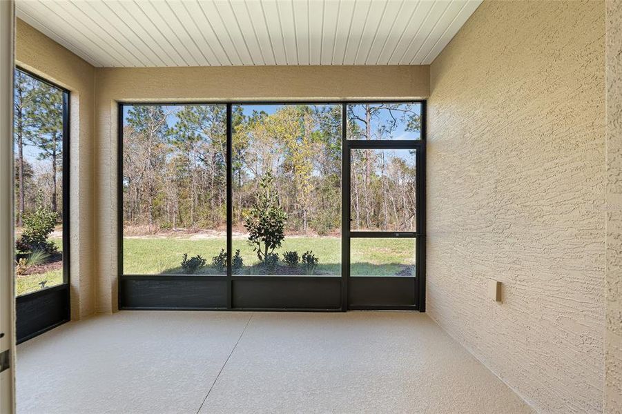 Exterior details and patio area of a home in , Ocala (Image 27).