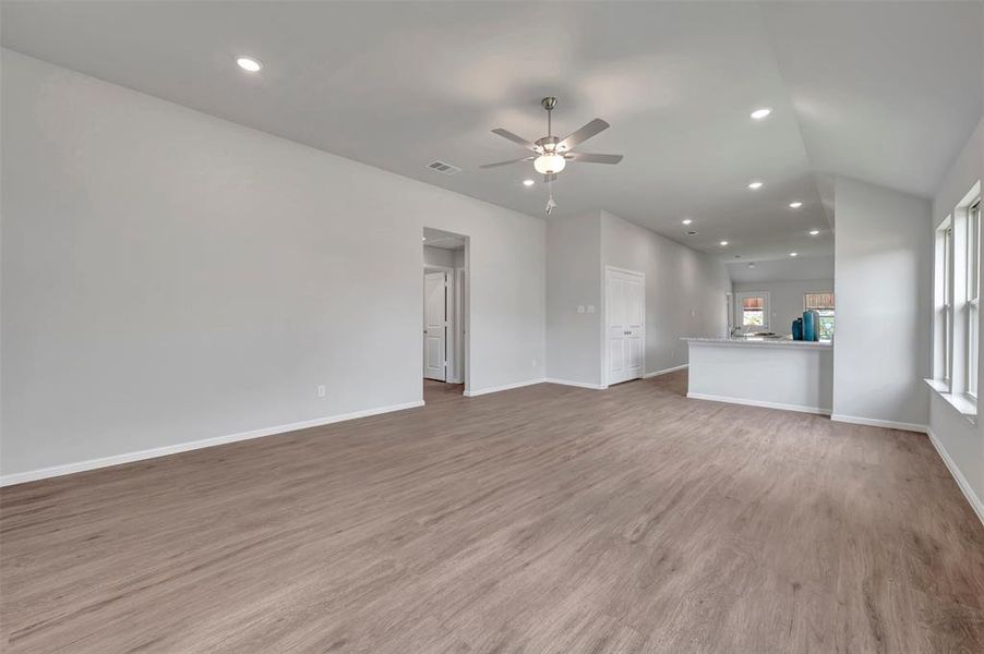 Spacious, unfurnished interior of a new home in Elevon, Lavon (Image 22). Spacious, unfurnished interior of a new home in Elevon, Lavon (Image 22).