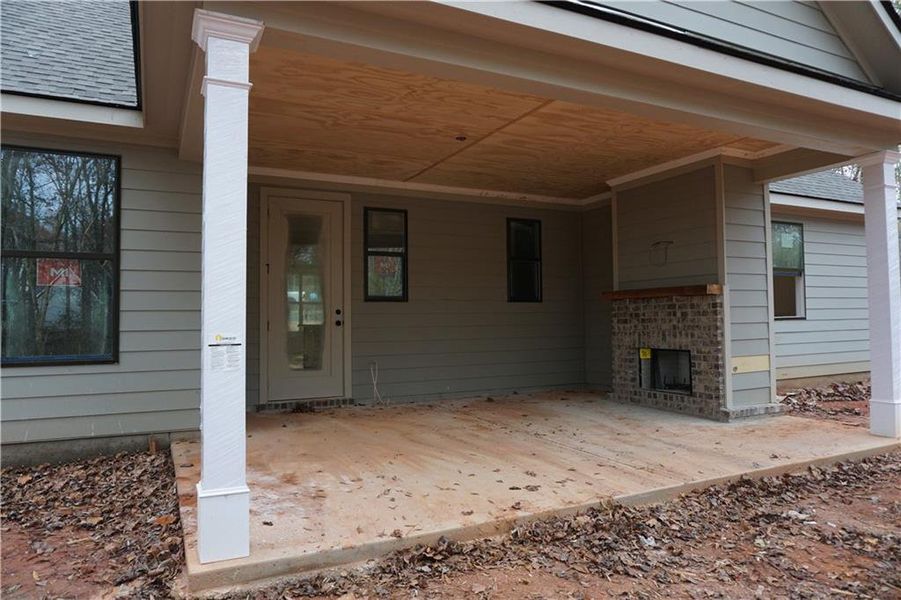 Exterior details and patio area of a home in , Monroe (Image 2).