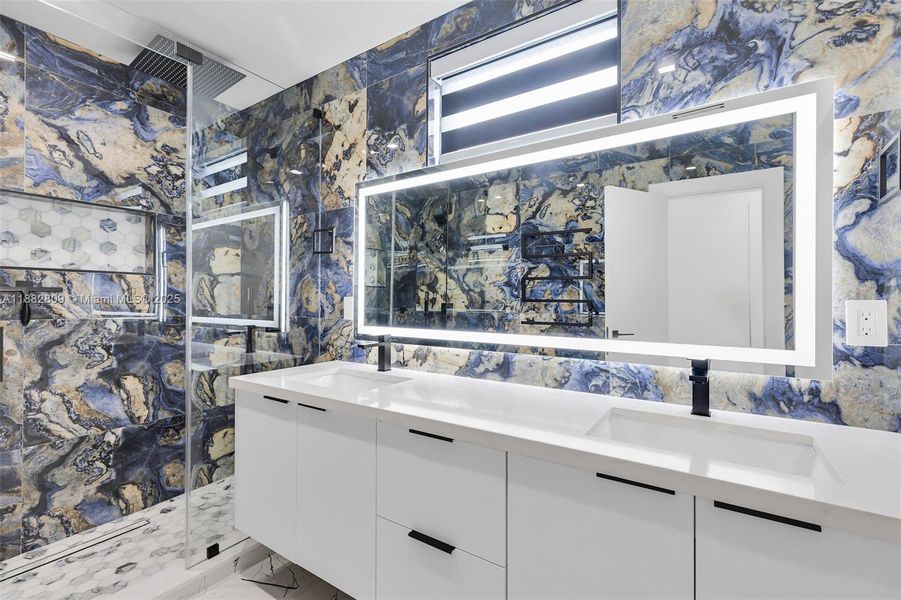 Furnished interior view inside a new home in , Key Largo (Image 9).